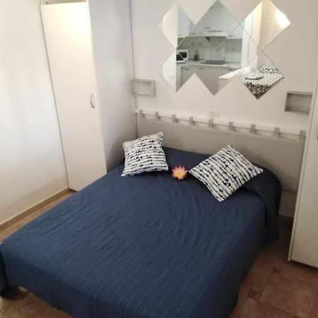 House Lilu - luminoso monolocale Apartment Arona  Exterior foto
