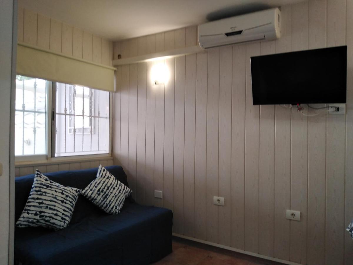 House Lilu - luminoso monolocale Apartment Arona  Exterior foto