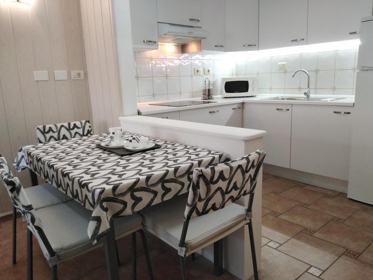 House Lilu - luminoso monolocale Apartment Arona  Exterior foto